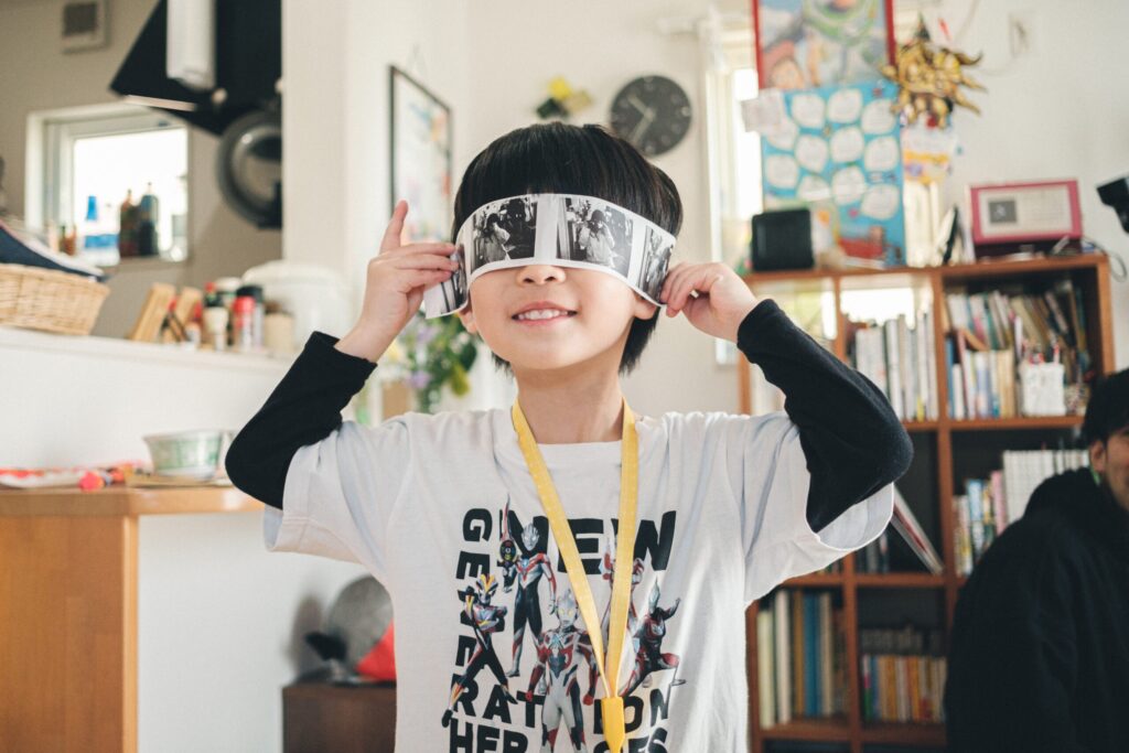 4人家族の日常を写した写真
