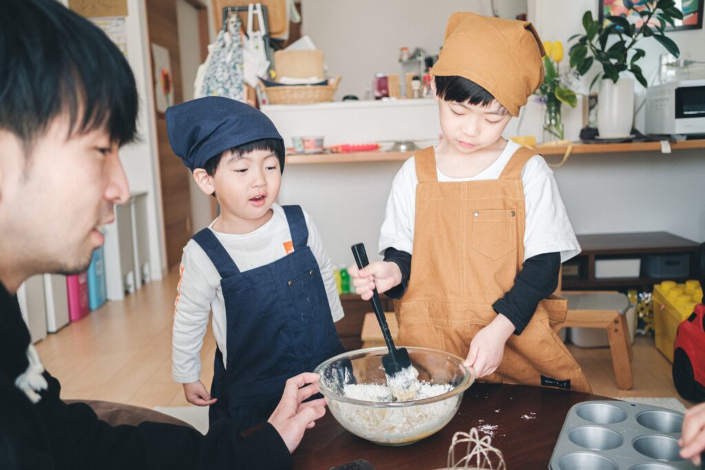 4人家族の日常を写した写真